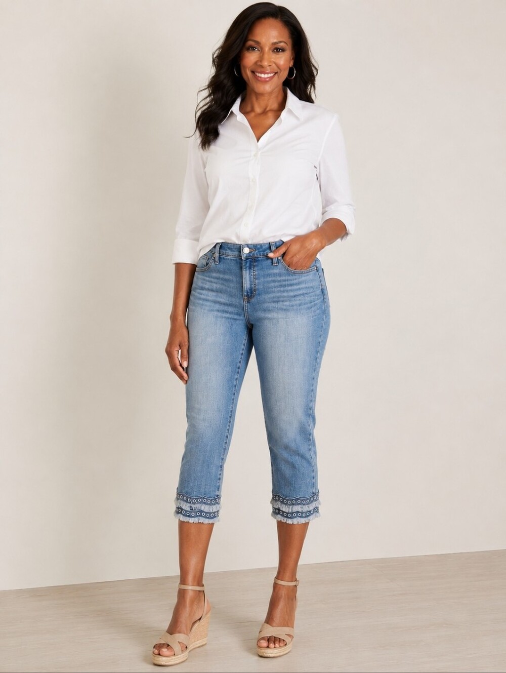 ❤️ CHICO'S SO SLIMMING GIRLFRIEND SLIM LEG CROP JEANS, EYELET FRINGE HEM, 8P